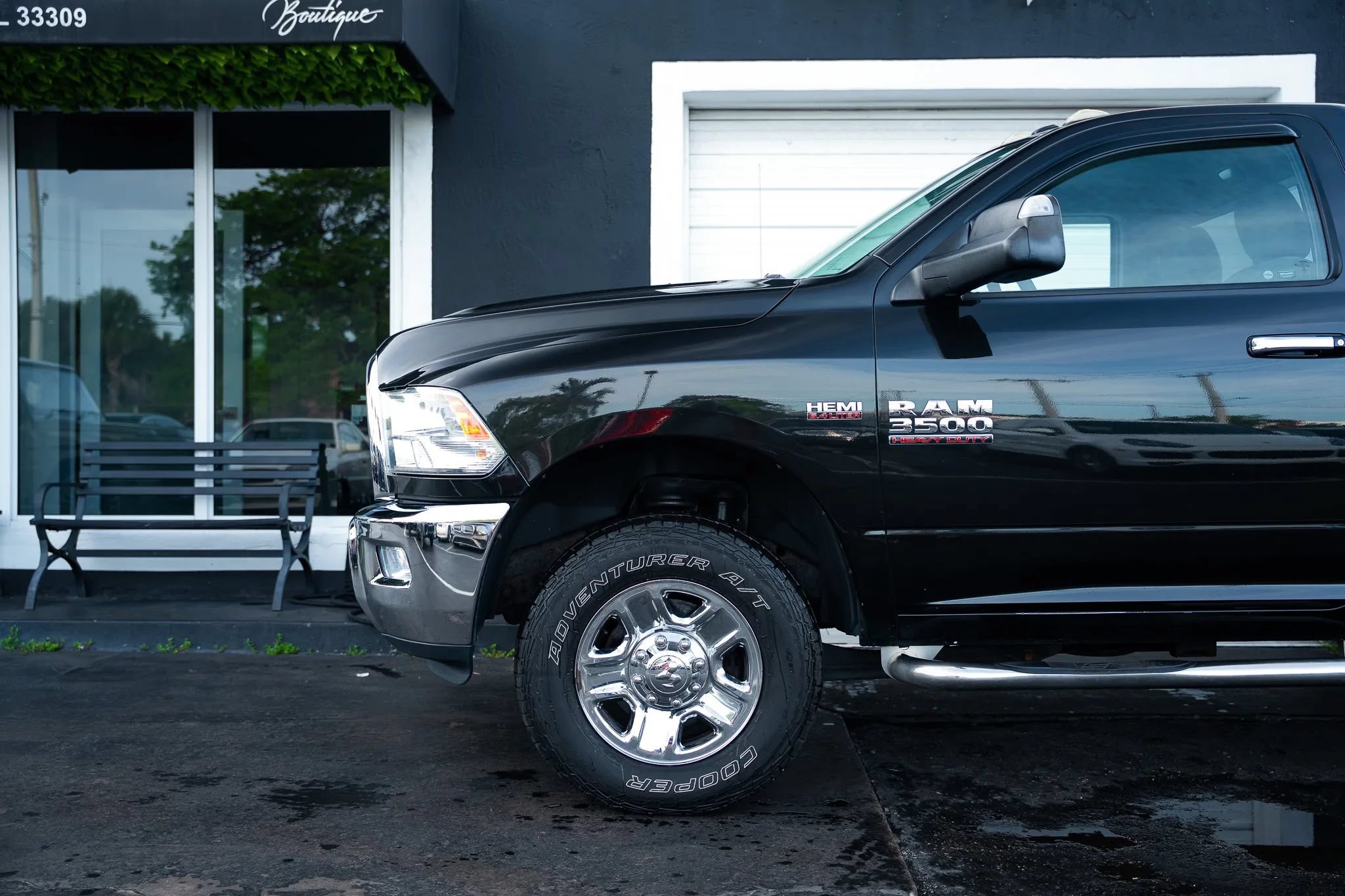 Used 2018 RAM 3500 SLT w/ Snow Chief Group AWD/4WD image 11