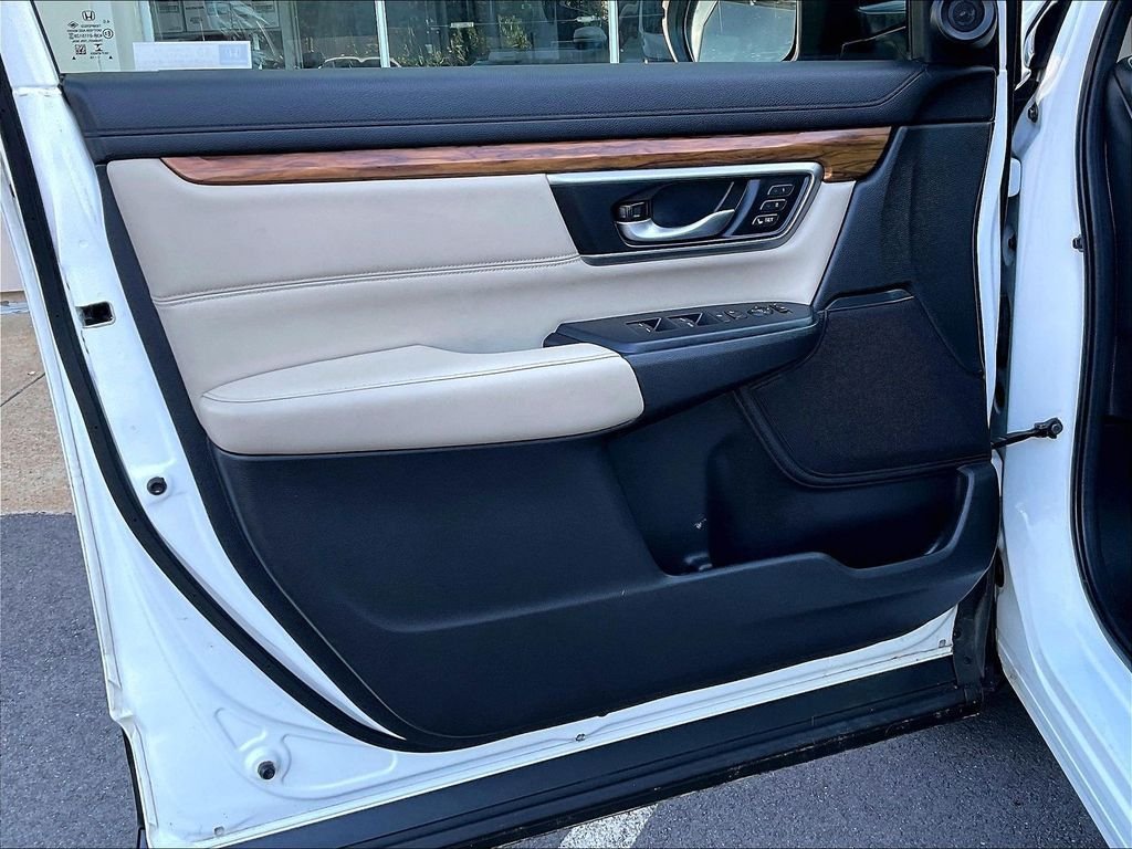 Used 2018 Honda CR-V Touring image 9