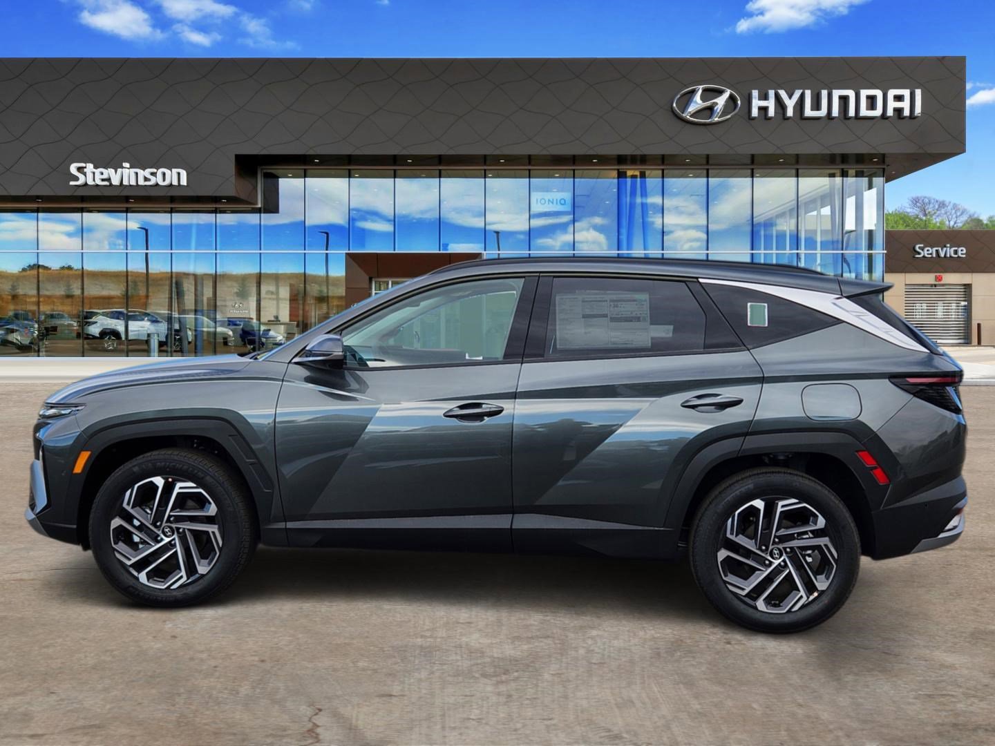 New 2026 Hyundai Tucson Limited AWD/4WD image 2