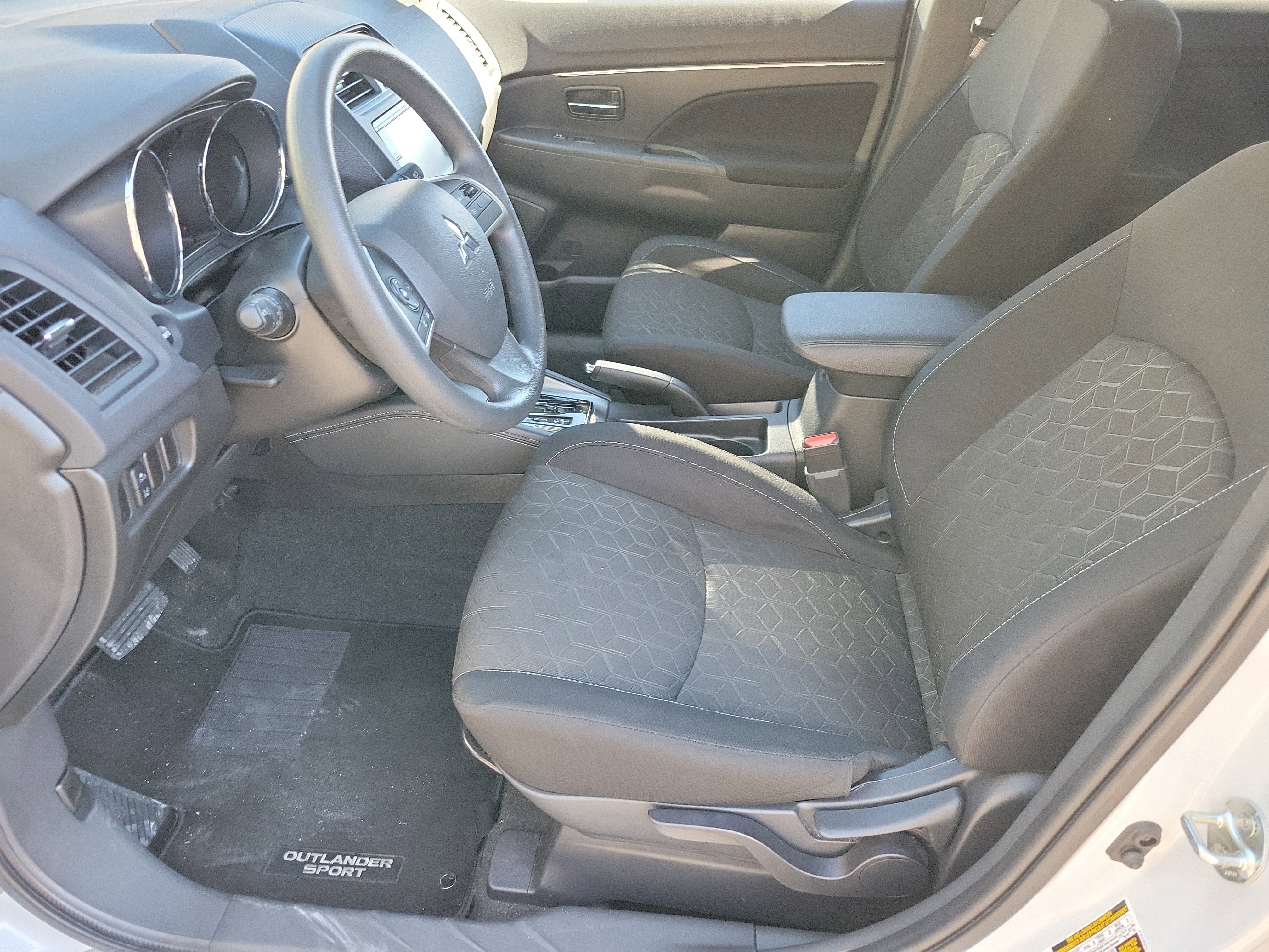 Used 2025 Mitsubishi Outlander Sport SE image 4