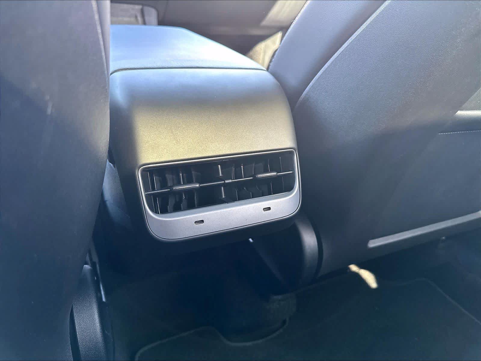 Used 2024 Tesla Model Y Long Range AWD/4WD image 13