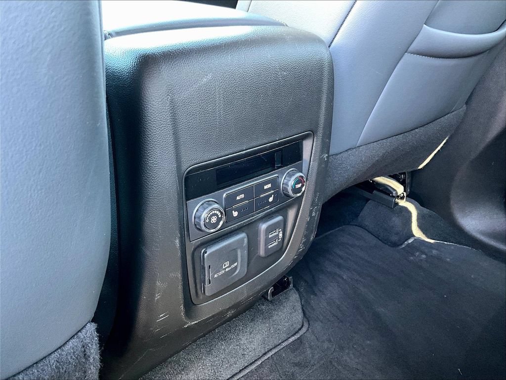 Used 2024 Buick Enclave Premium AWD/4WD image 12