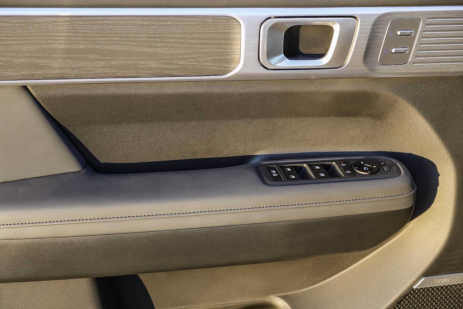 New 2026 Hyundai Santa Fe Limited FWD image 25