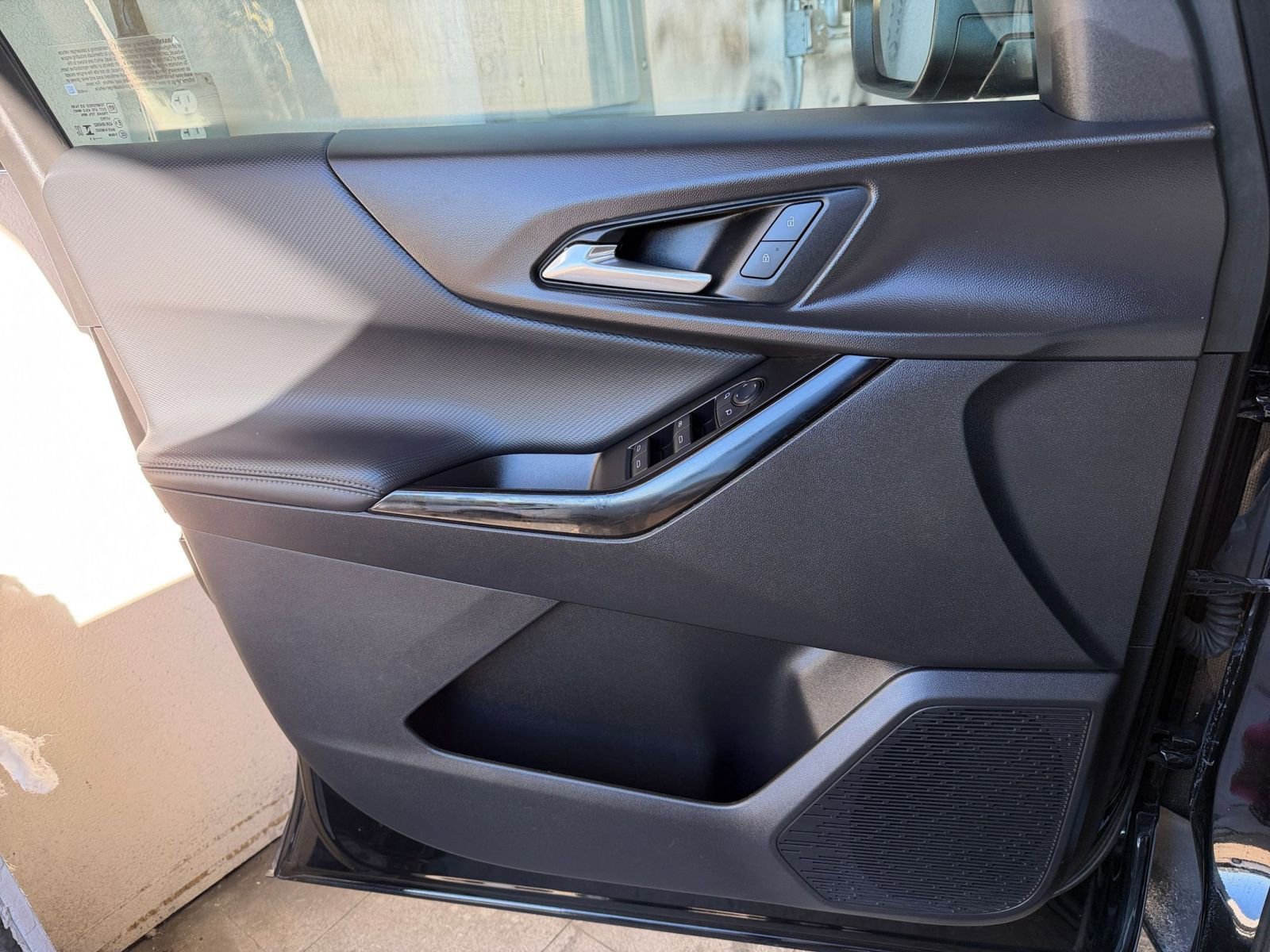 Used 2025 Chevrolet Equinox LT image 20