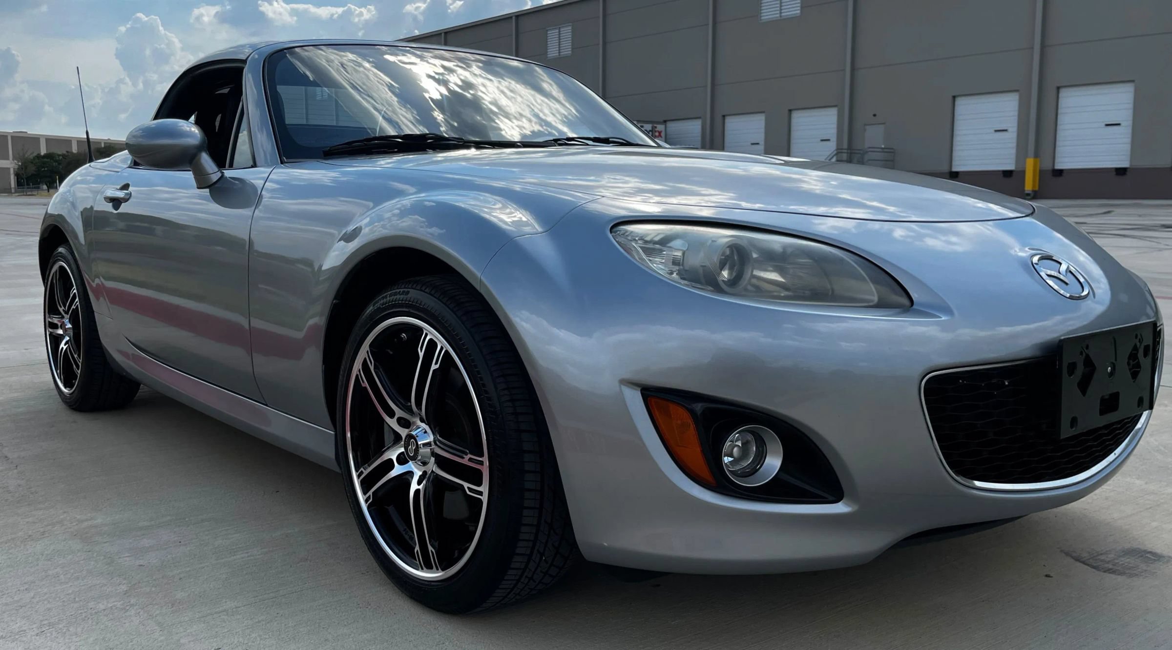 Used 2012 MAZDA MX-5 Miata Touring RWD image 4