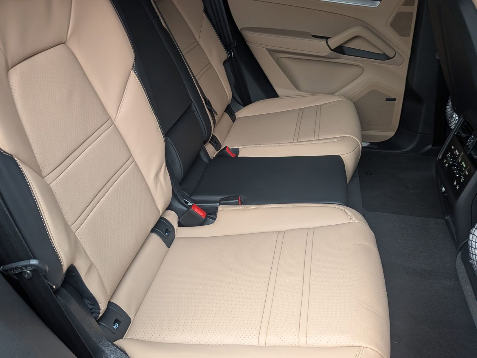 New 2026 Porsche Cayenne E-Hybrid Coupe image 25