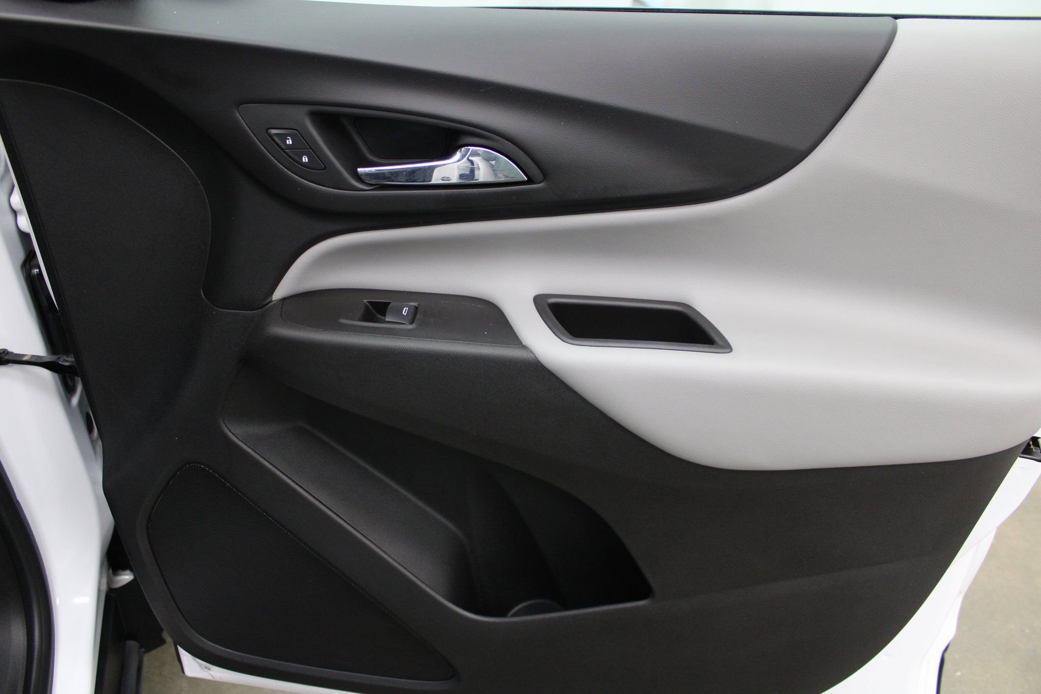 Used 2021 Chevrolet Equinox LT w/ Driver Convenience Package image 29