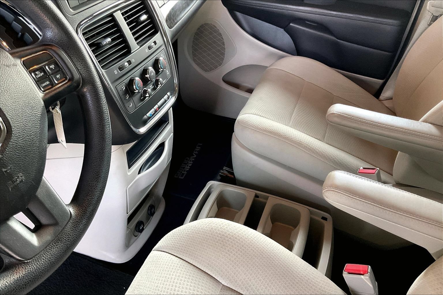 Used 2011 Dodge Grand Caravan Express FWD image 15