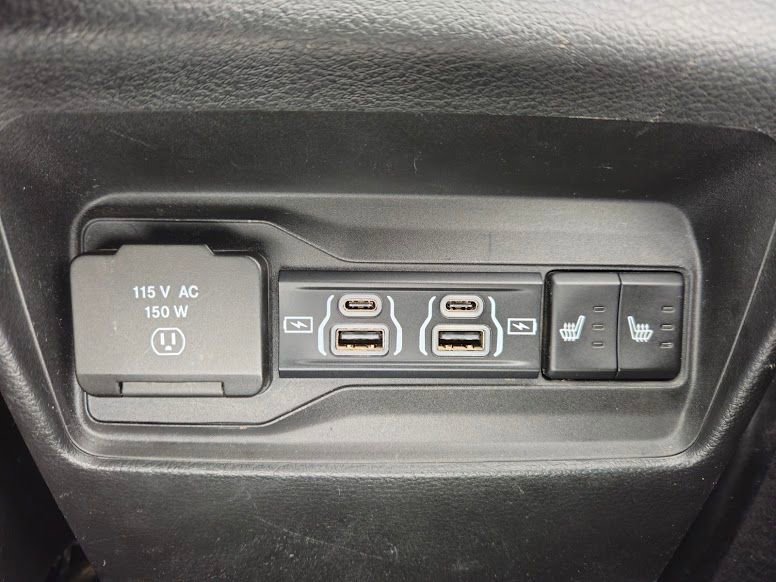 Used 2024 Jeep Grand Cherokee Limited w/ Luxury Tech Group II AWD/4WD image 11