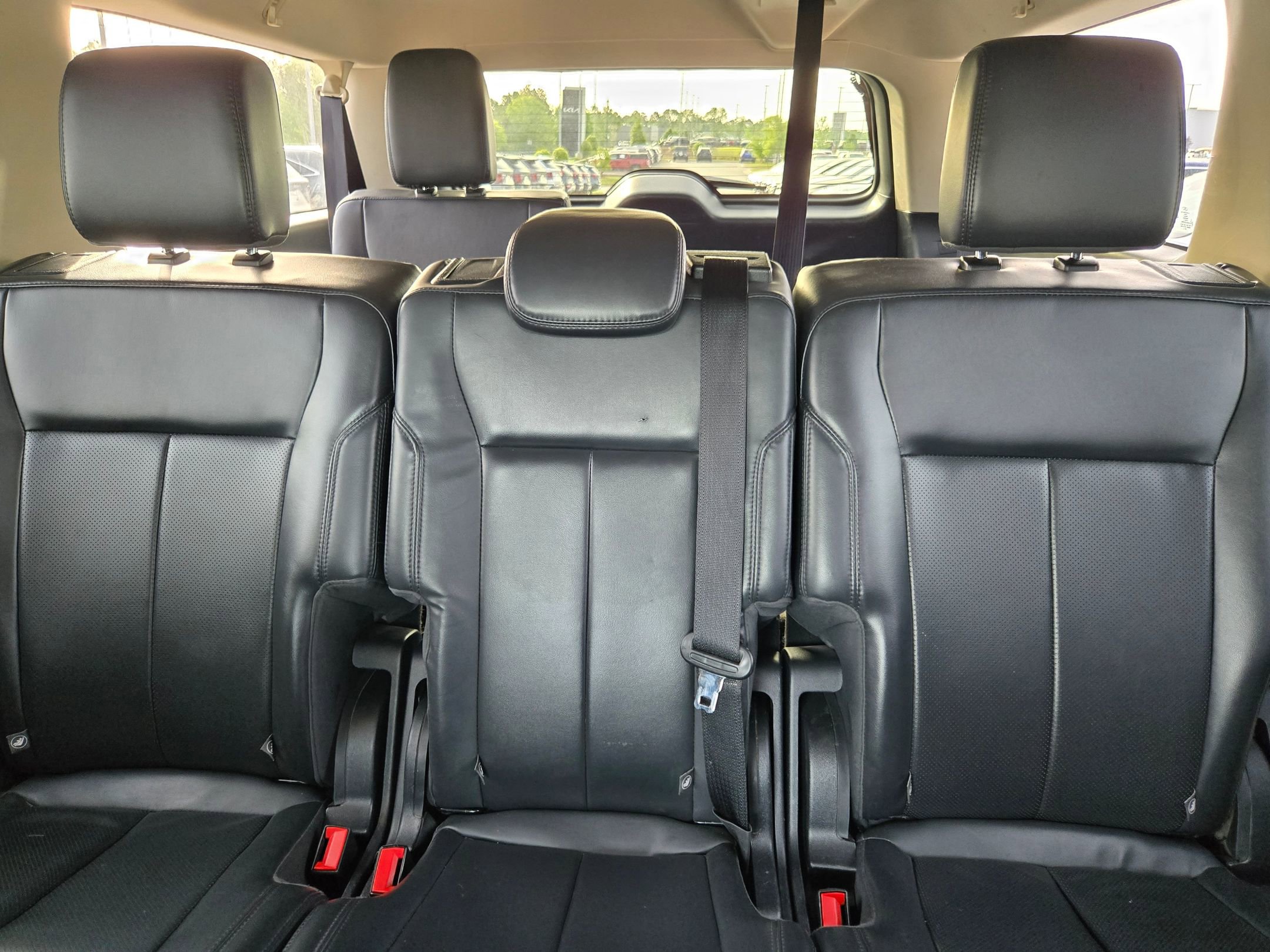 Used 2023 Ford Expedition Max XLT image 13