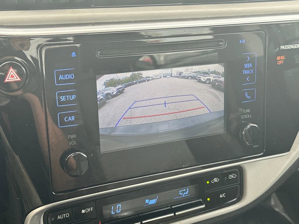 Used 2017 Toyota Corolla LE image 4