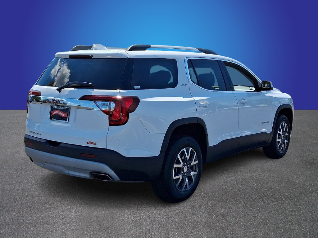 Used 2023 GMC Acadia SLE w/ Driver Convenience Package FWD image 4