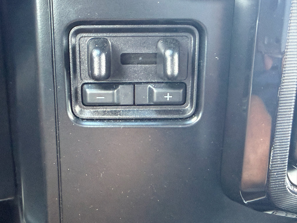 Used 2023 Ford F150 Lightning Platinum AWD/4WD image 16
