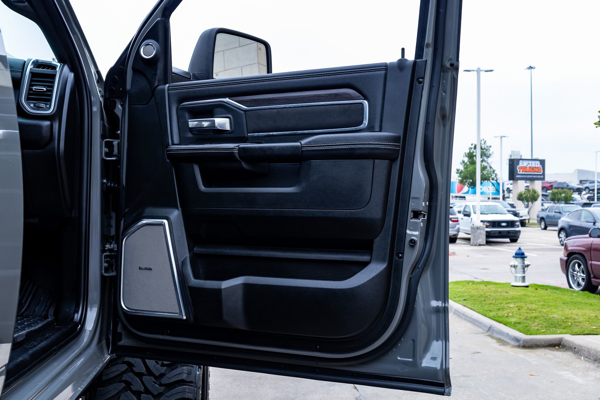 Used 2026 RAM 3500 Laramie image 38