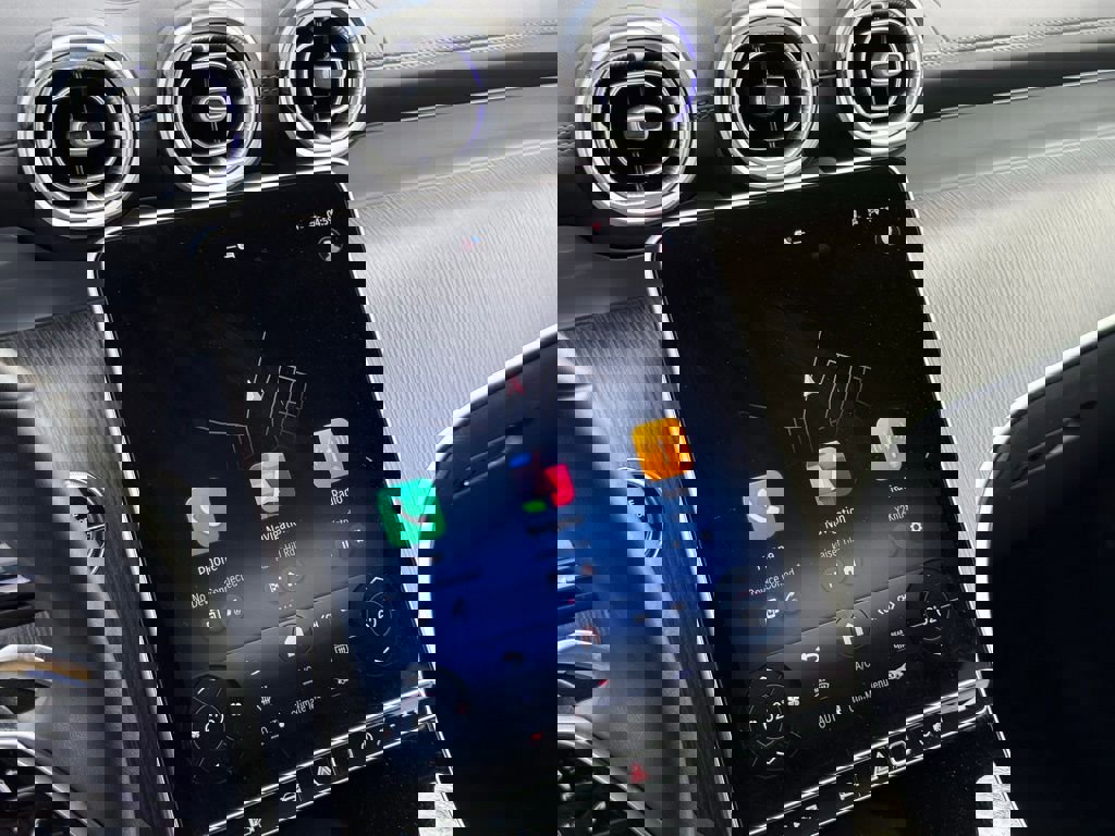 Used 2025 Mercedes-Benz GLC 300 image 37