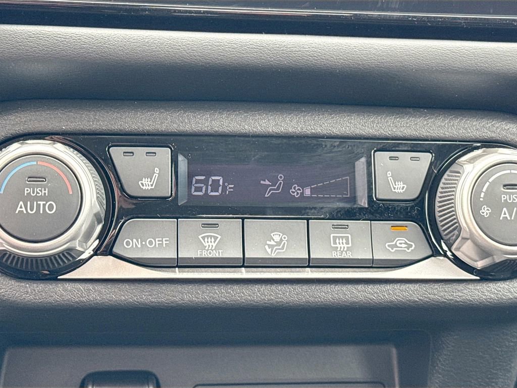 Used 2025 Nissan Versa SR w/ Trunk Package image 16