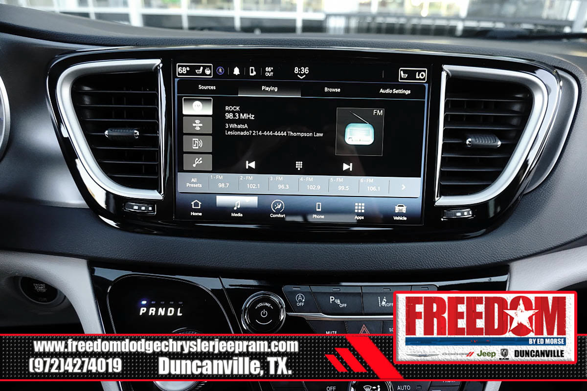 Certified 2024 Chrysler Pacifica Touring-L FWD image 21
