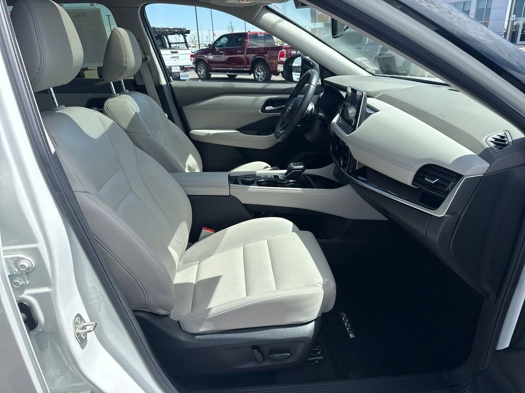 Used 2023 Nissan Rogue SL AWD/4WD image 28