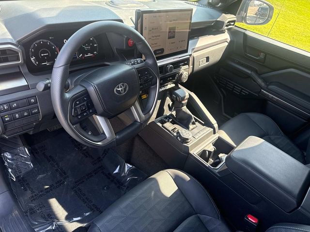 Used 2025 Toyota 4Runner TRD Off-Road Premium AWD/4WD image 25