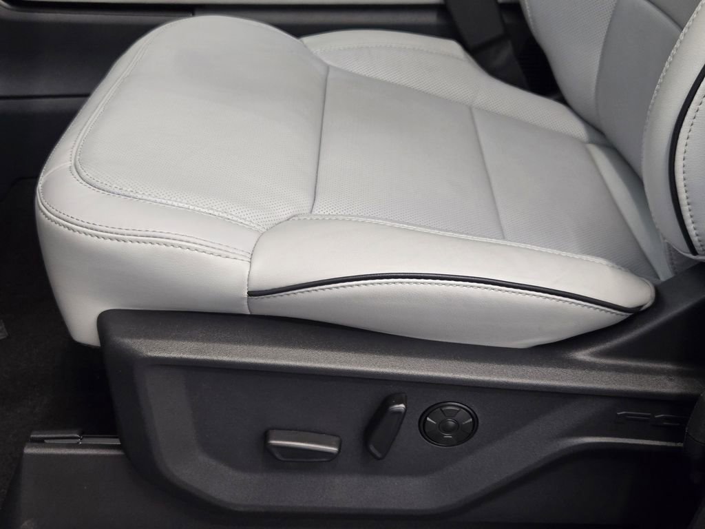 New 2026 Ford Expedition Platinum image 25