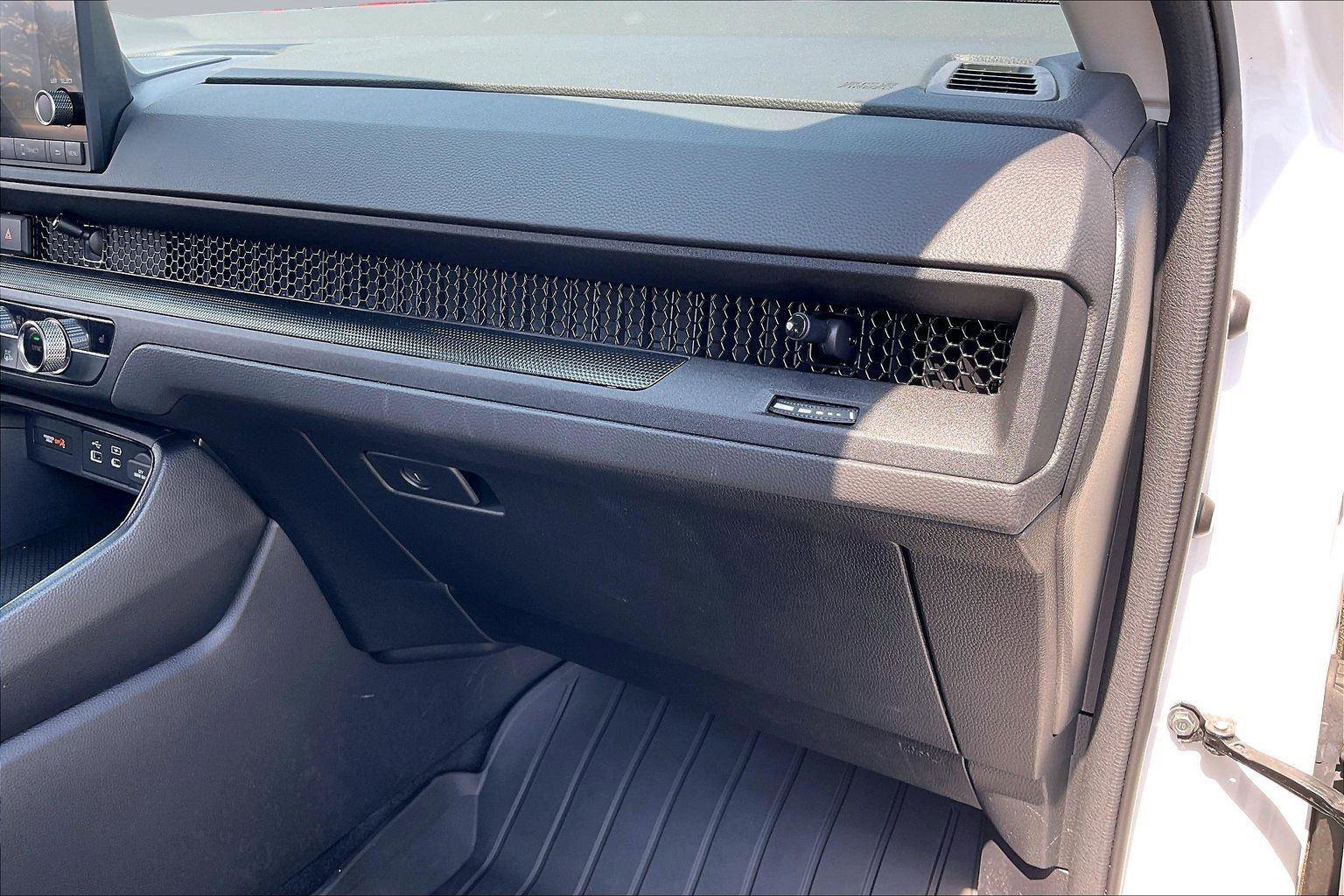Used 2023 Honda CR-V EX image 18