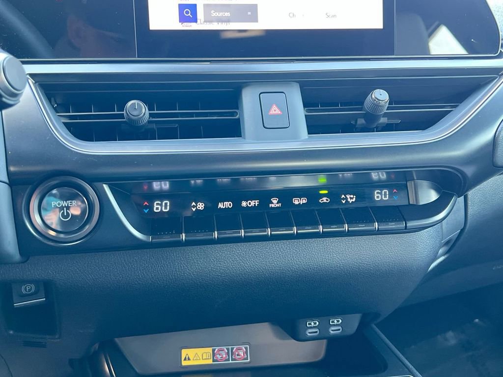 Certified 2025 Lexus UX 300h FWD w/ Accessory Package (Z2) image 17