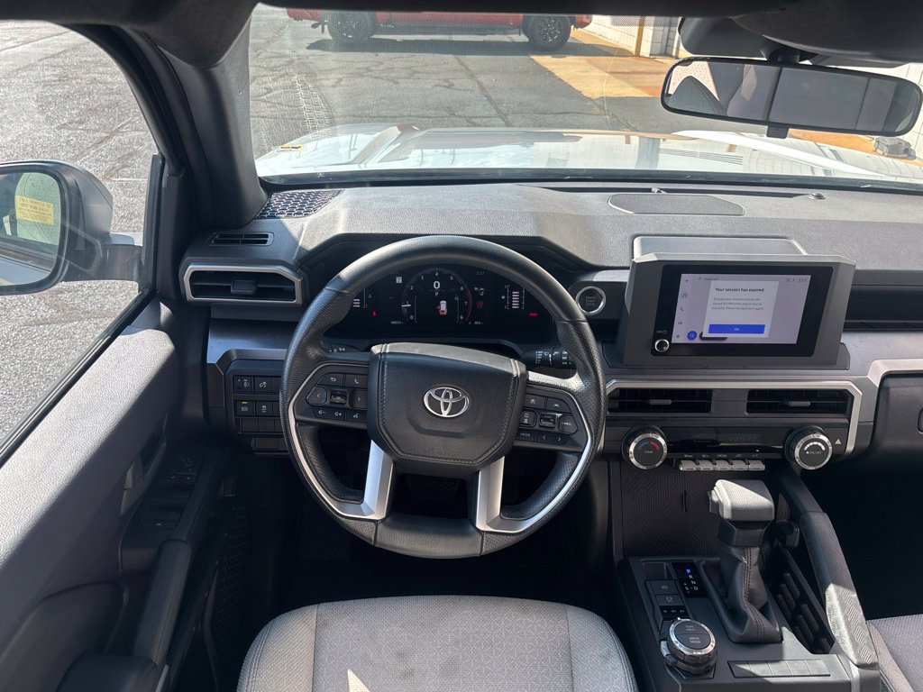 Used 2025 Toyota 4Runner SR5 AWD/4WD image 3