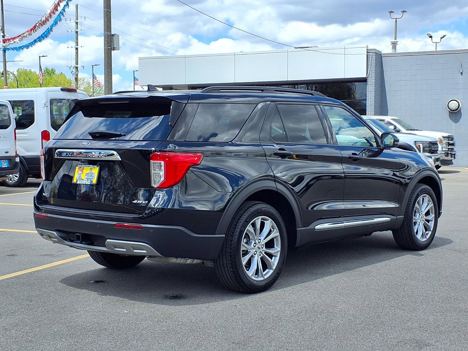 Used 2024 Ford Explorer XLT w/ Equipment Group 202A AWD/4WD image 2