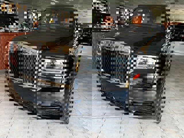 Used 2023 Rolls-Royce Cullinan w/ Dark Exterior Package image 8