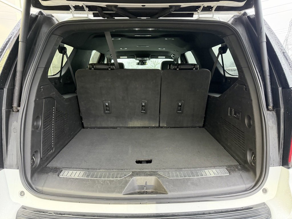 Used 2023 Chevrolet Suburban Premier image 10