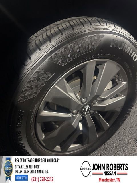 Used 2025 Nissan Pathfinder SV image 10