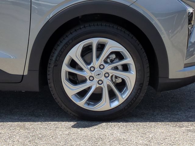 New 2027 Chevrolet Bolt LT w/ Comfort Package FWD image 32