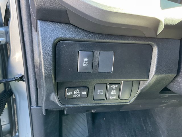 Used 2022 Toyota Tacoma TRD Off-Road w/ Technology Package image 9