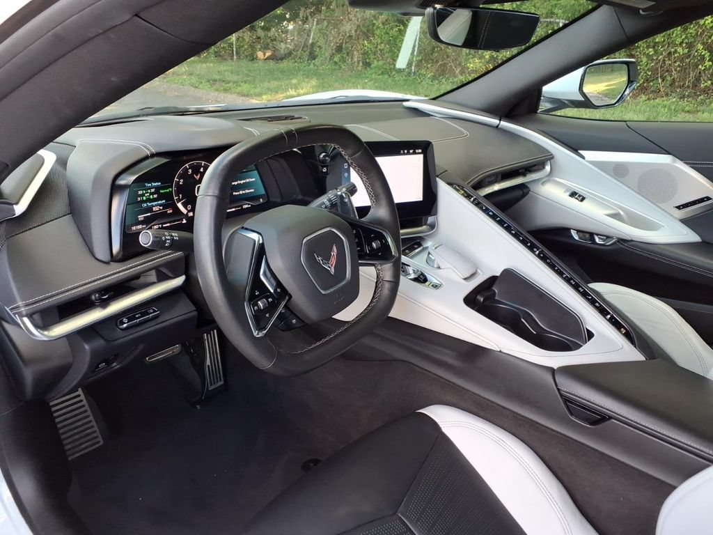 Used 2024 Chevrolet Corvette Stingray Preferred Cpe w/ Z51 Performance Package RWD image 11