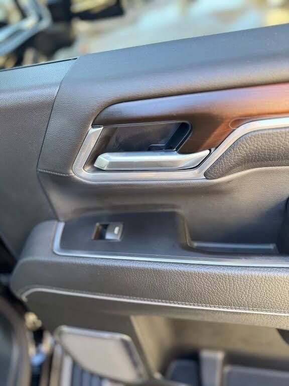 Used 2025 GMC Sierra 3500 Denali image 31