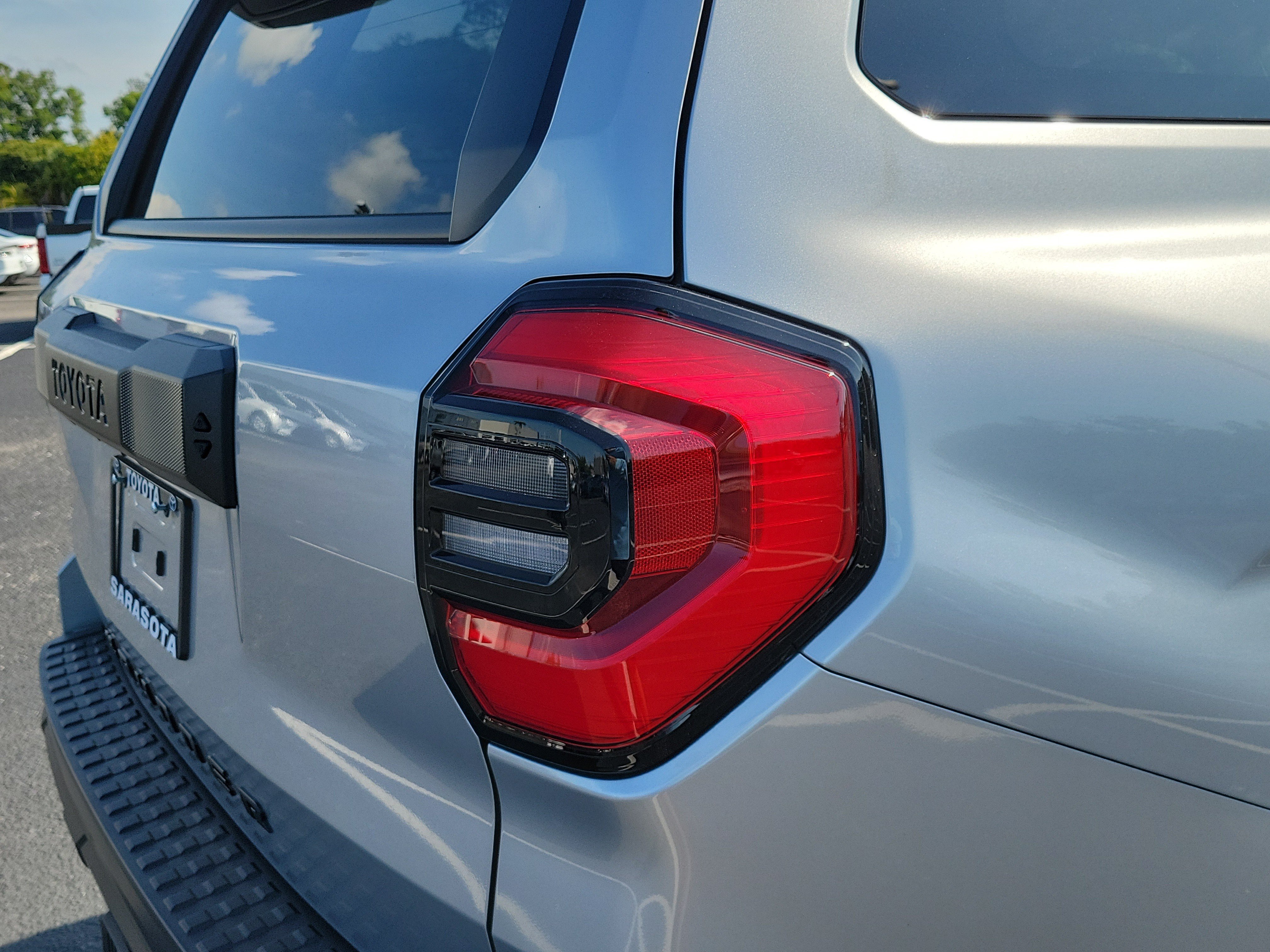 Used 2025 Toyota 4Runner SR5 AWD/4WD image 11