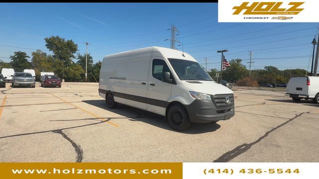 Used 2025 Mercedes-Benz Sprinter 2500 image 2