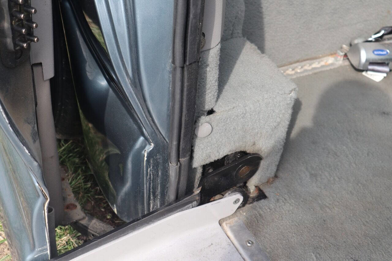 Used 2004 Chevrolet Venture LS w/ Easy Order Package image 25