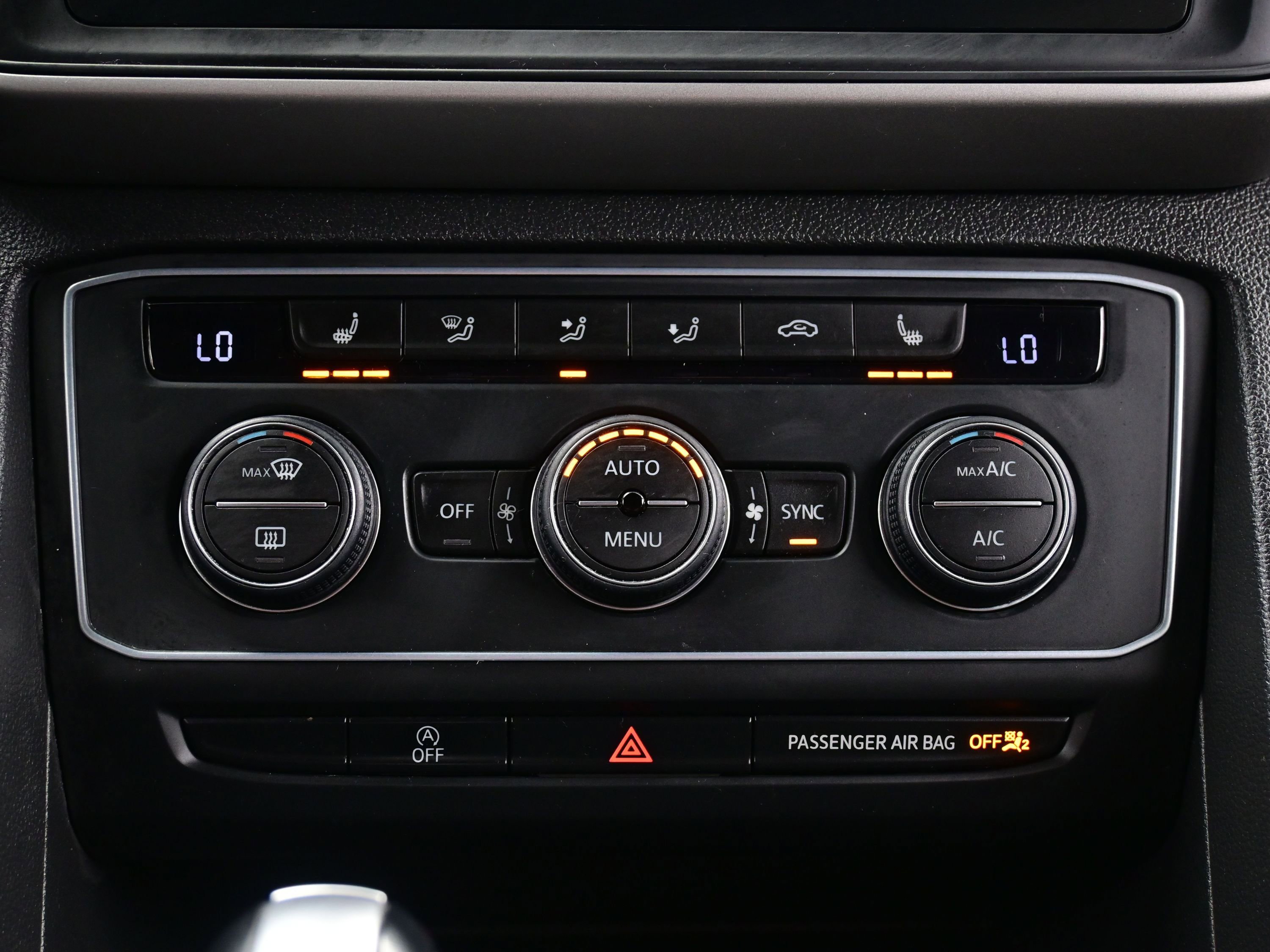 Used 2020 Volkswagen Atlas Cross Sport SE image 20