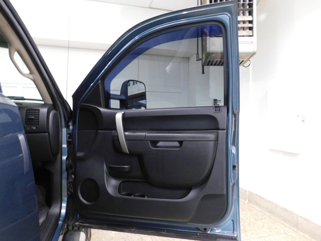 Used 2011 Chevrolet Silverado 2500 LT w/ Interior Plus Package AWD/4WD image 85