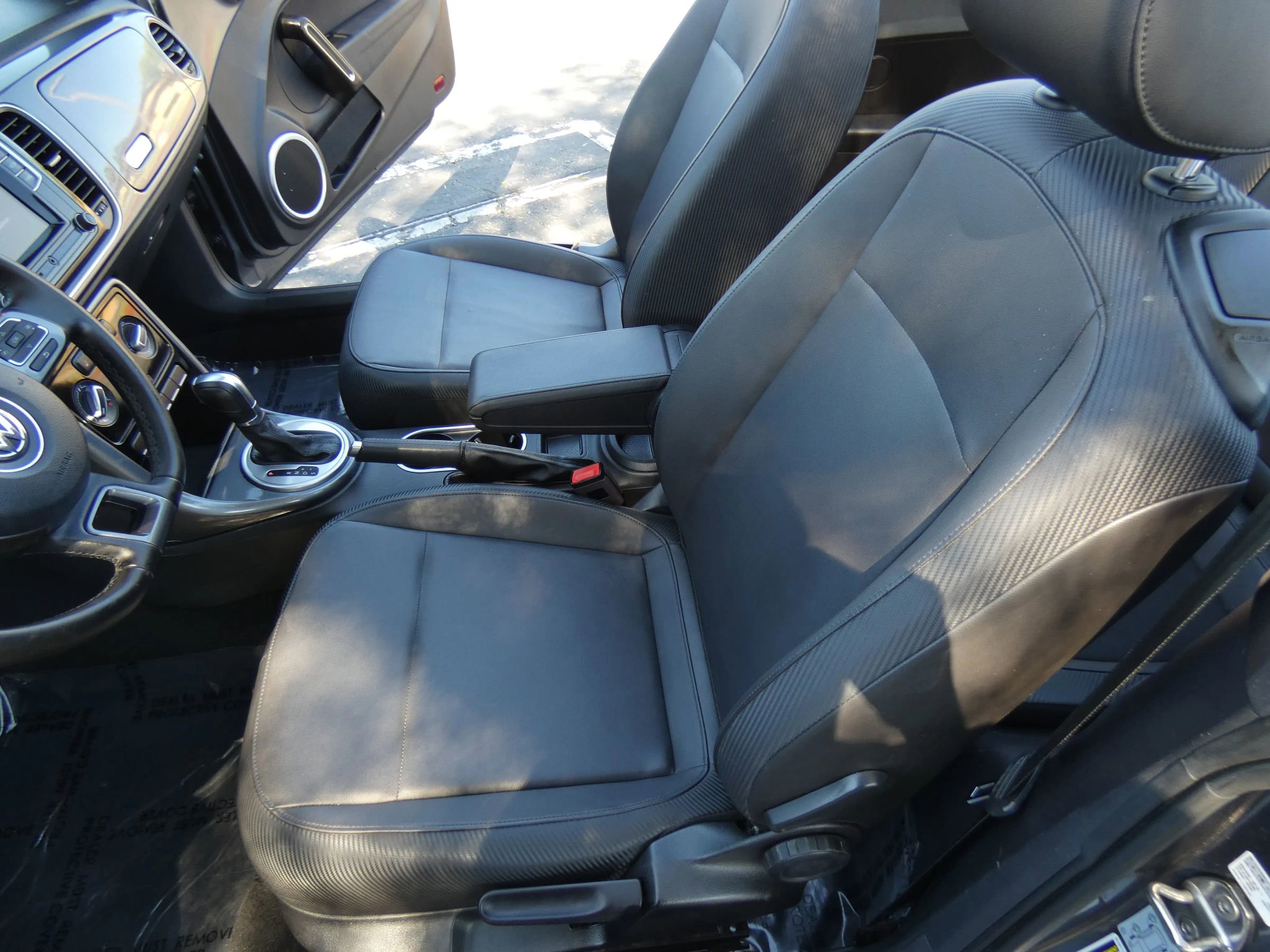 Used 2018 Volkswagen Beetle 2.0T S image 41