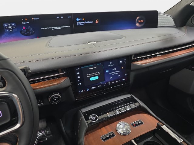 New 2027 Lincoln Navigator Black Label AWD/4WD image 17