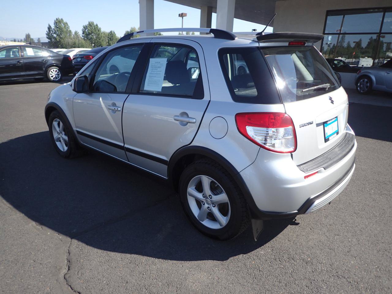 Used 2008 Suzuki SX4 AWD Hatchback w/ Touring Pkg image 3