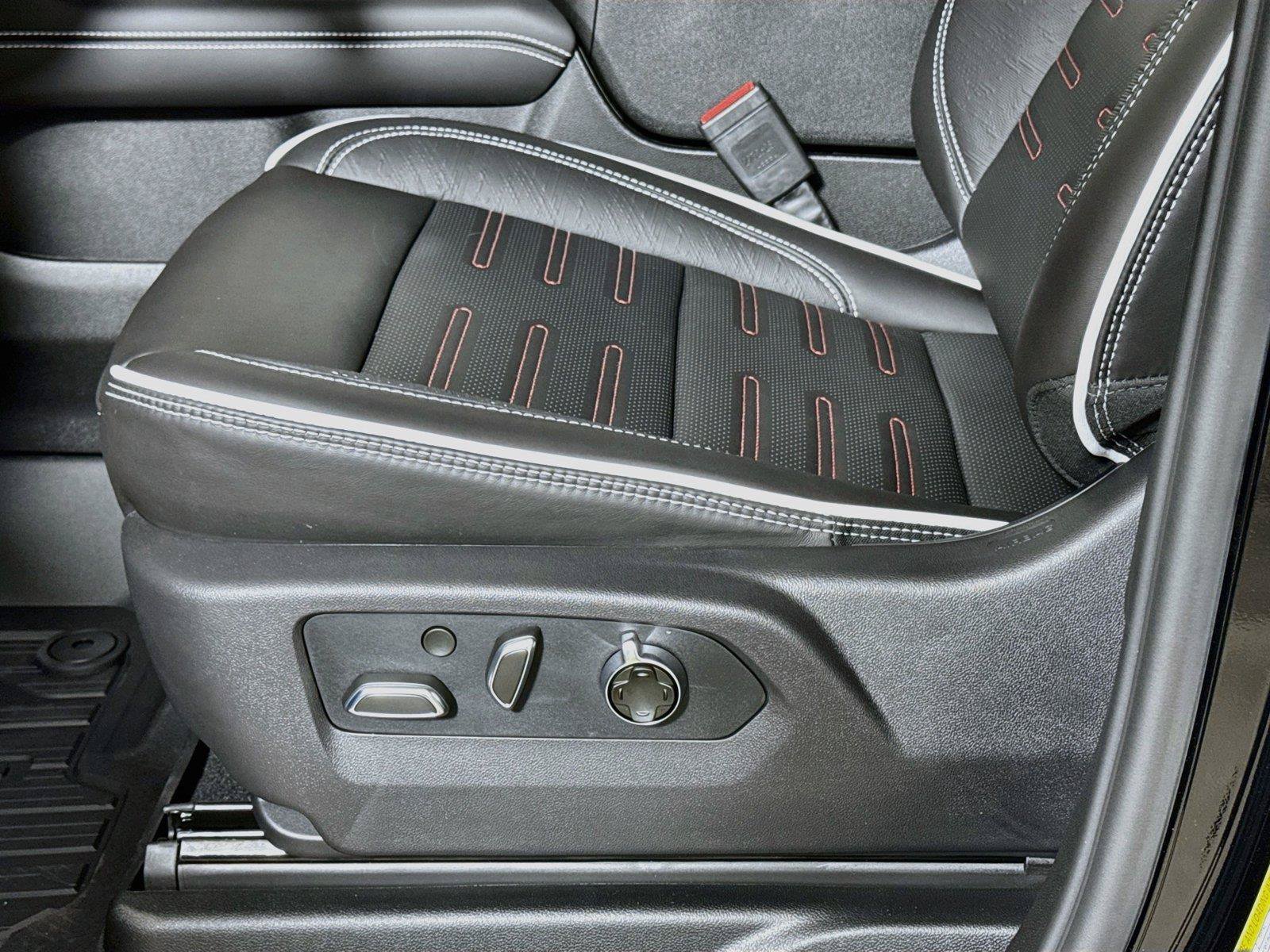 New 2026 GMC Yukon XL AT4 Ultimate AWD/4WD image 17