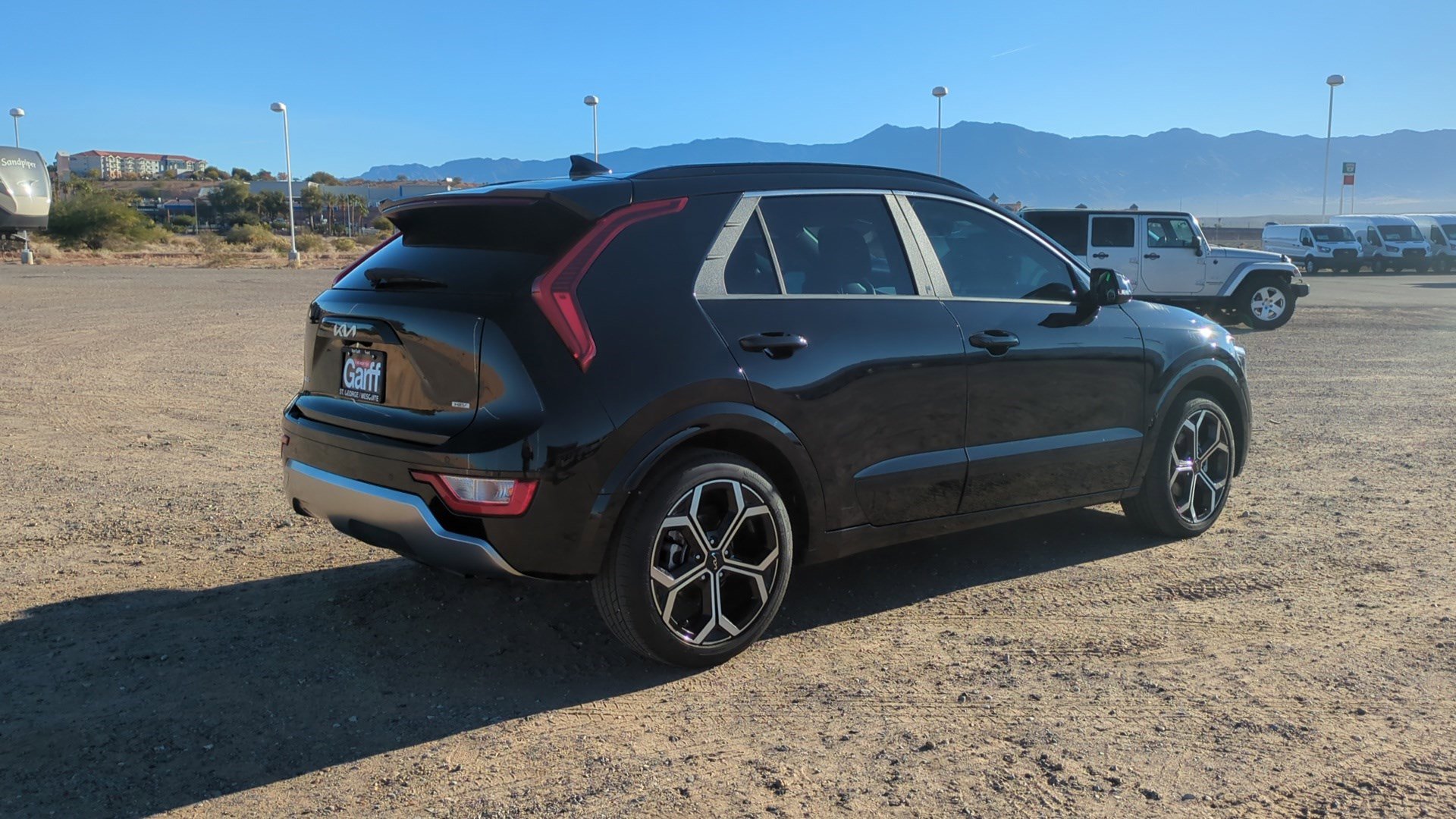 Used 2024 Kia Niro EX Touring image 3