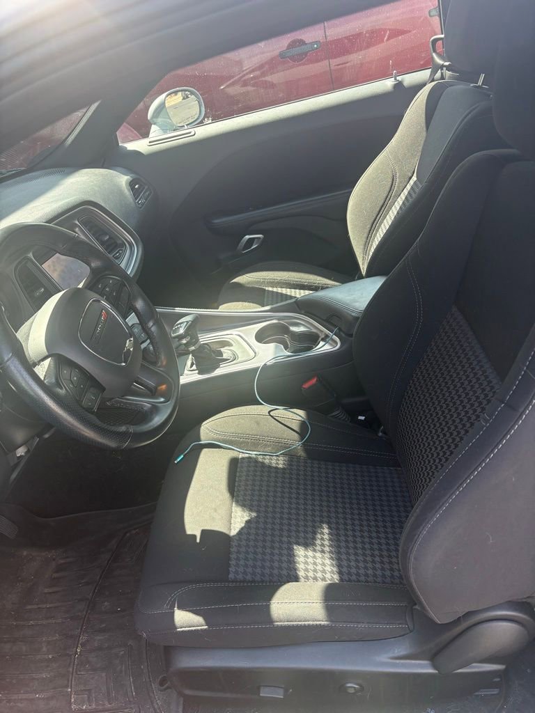 Used 2021 Dodge Challenger SXT w/ Blacktop Package image 9