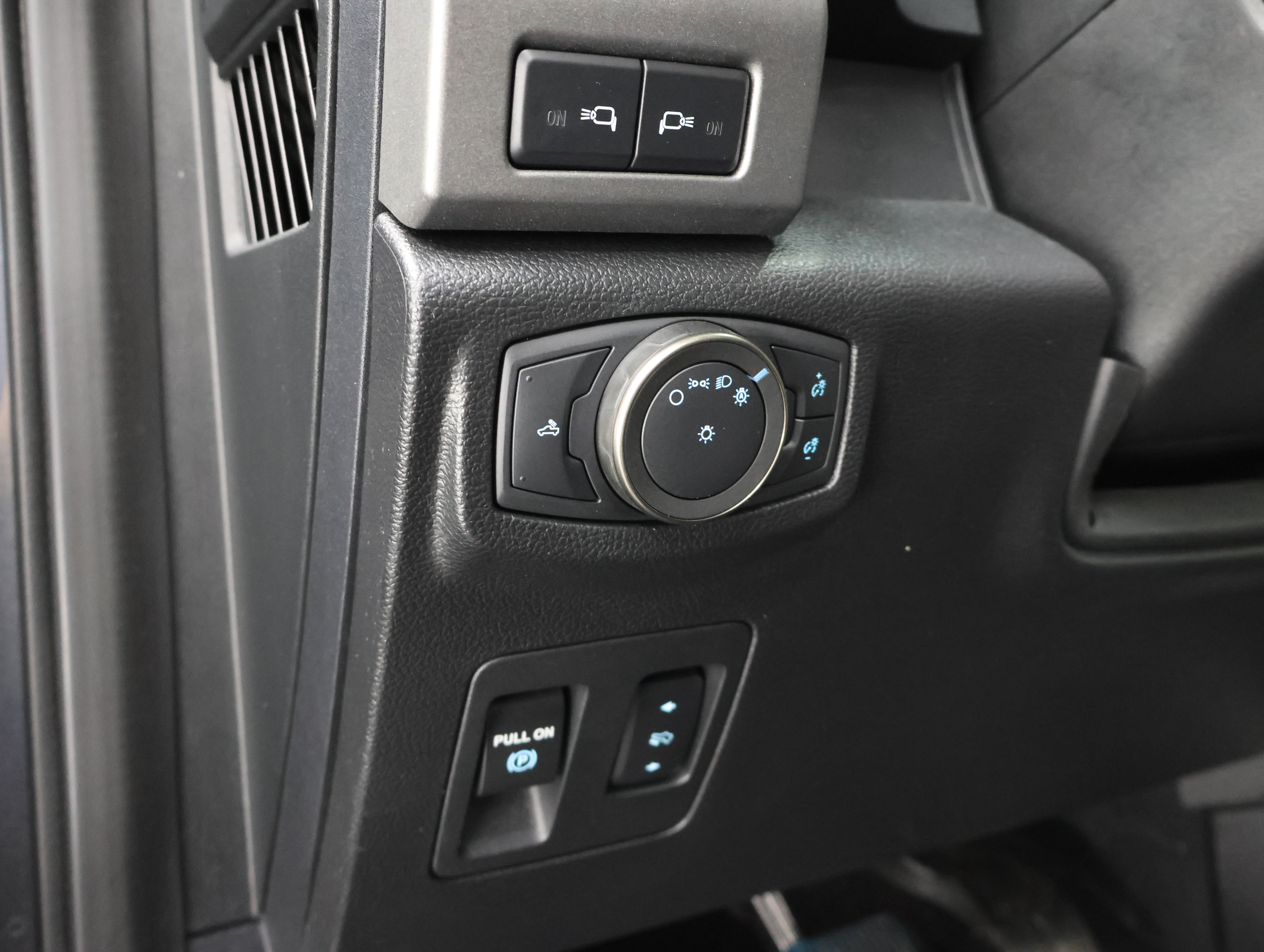 Used 2019 Ford F150 Raptor w/ Equipment Group 802A Luxury AWD/4WD image 46
