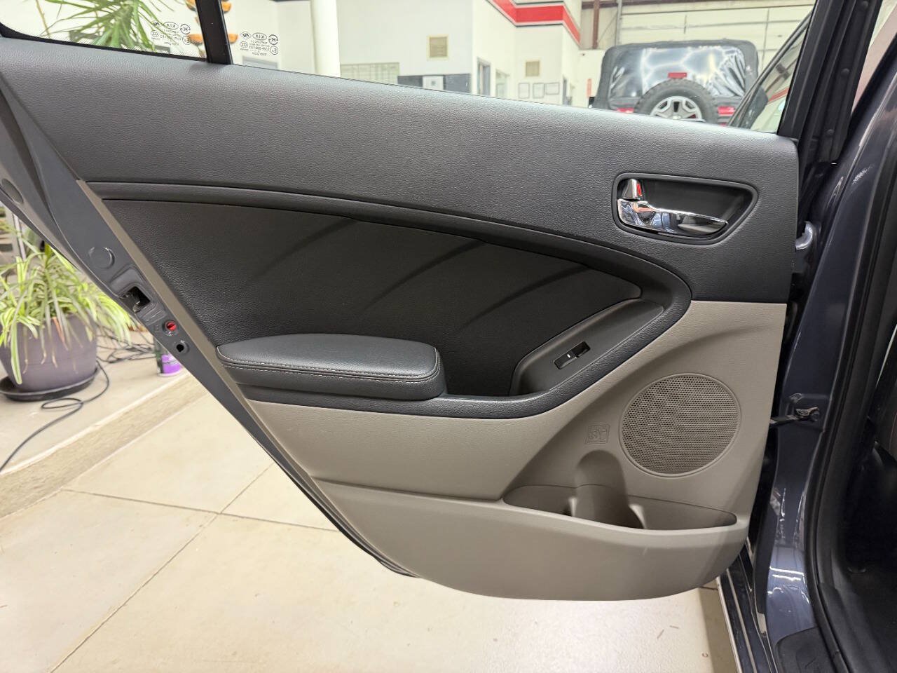 Used 2014 Kia Forte LX w/ Popular Package FWD image 12
