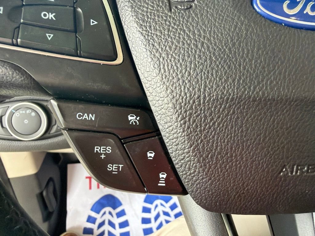 Used 2019 Ford Escape Titanium AWD/4WD image 16
