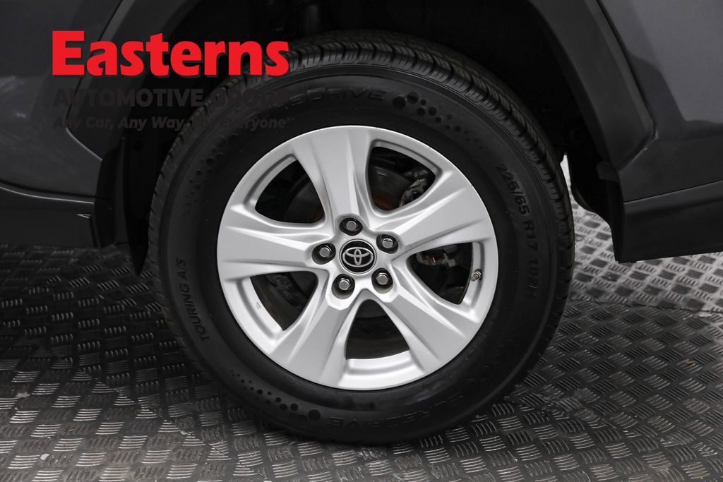 Used 2021 Toyota RAV4 LE image 33